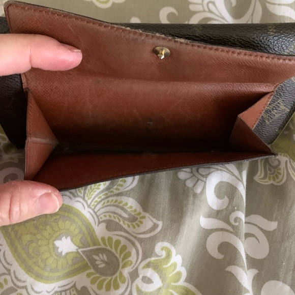 Louis Vuitton Wallet - Picture 11 of 14